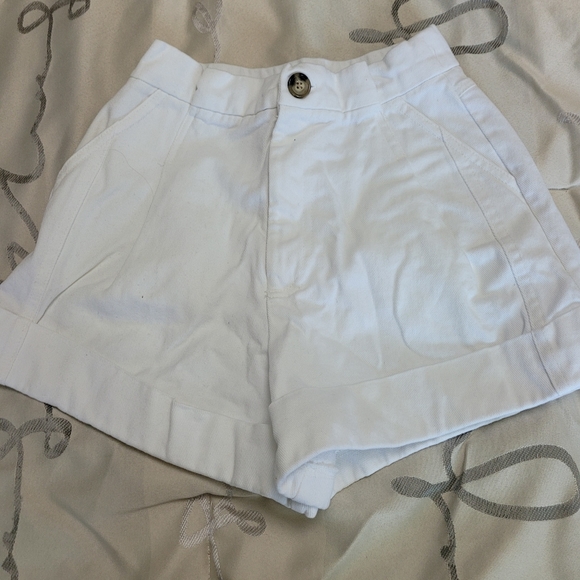 9 shorts and 1 skirt - Picture 8 of 10